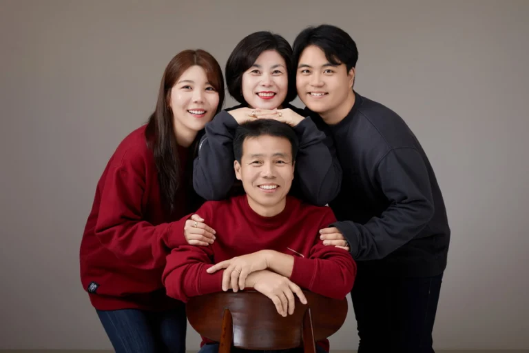 가족사진 옷 색깔, 새 옷 없이 가족 계열만 맞춰 주세요